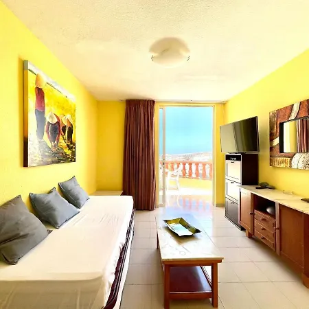 Oceano Y Sol, Bonito Apartamento En Tenerife Sur Con Wifi Gratis En Zonas Comunes, Playa Costa Adeje (Tenerife)