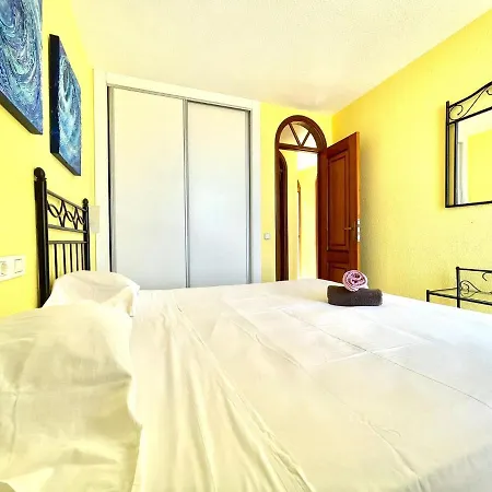 Oceano Y Sol, Bonito Apartamento En Tenerife Sur Con Wifi Gratis En Zonas Comunes, Playa Apartament Costa Adeje (Tenerife)