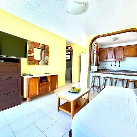 Oceano Y Sol, Bonito Apartamento En Tenerife Sur Con Wifi Gratis En Zonas Comunes, Playa Apartament Costa Adeje (Tenerife)