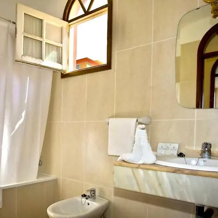 Oceano Y Sol, Bonito Apartamento En Tenerife Sur Con Wifi Gratis En Zonas Comunes, Playa Apartament Costa Adeje (Tenerife)